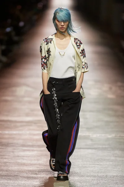 Look 46